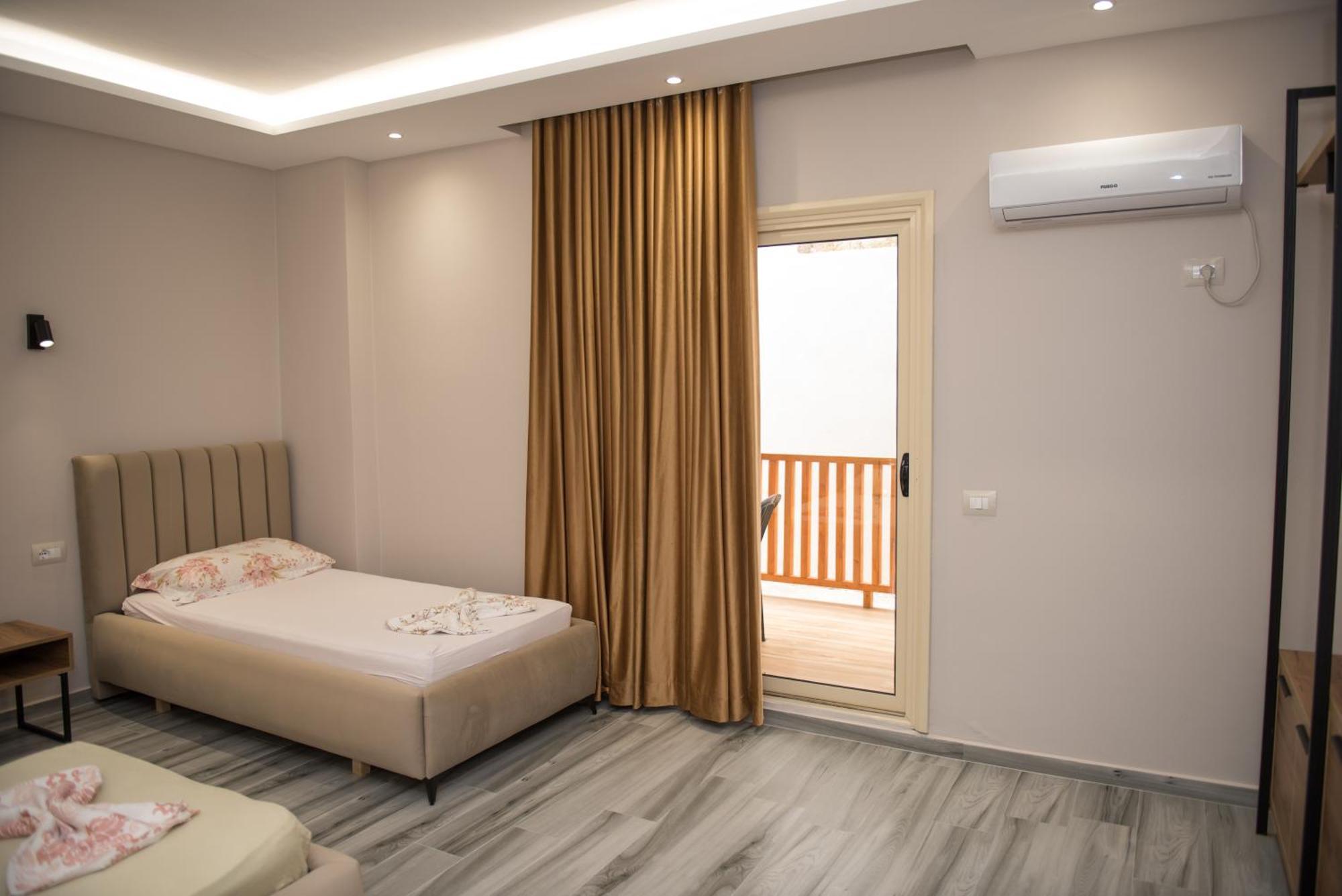 New Donantelo Hotel Vlore Exterior photo